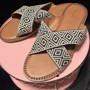 Maurice’s Geometric Black and white sandles! Size 8